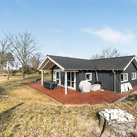3 Bedroom Amazing In Allingåbro