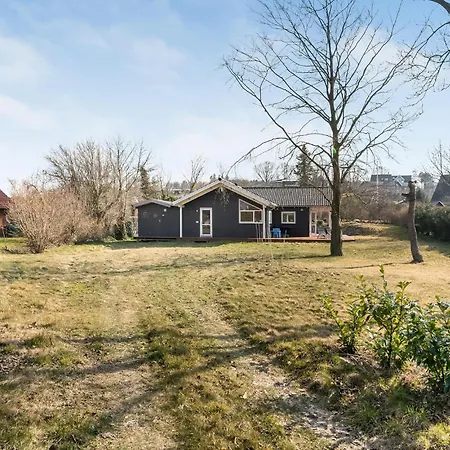 3 Bedroom Amazing In Allingåbro